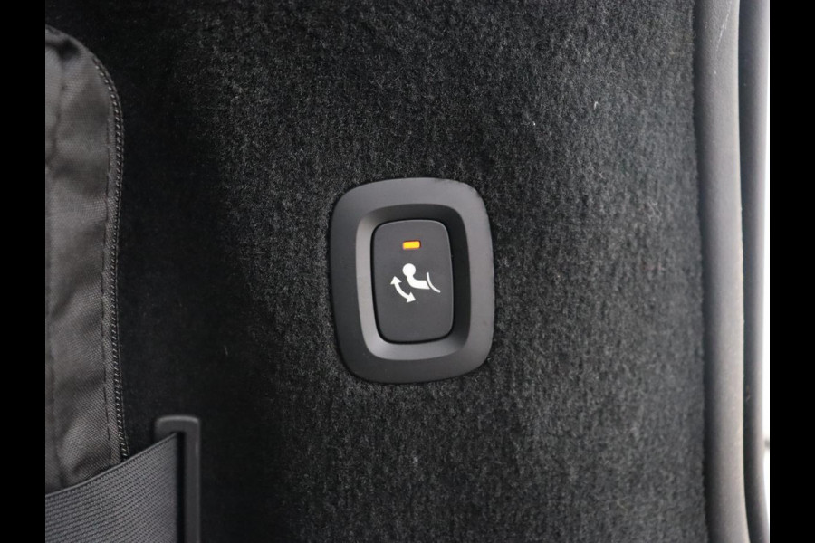 Volvo V90 2.0 D4 Momentum | Trekhaak | Carplay | Camera | Stoelverwarming | Automaat | Adaptive cruise | Pilot assist | Leder | LED | Navigatie | Head-up display