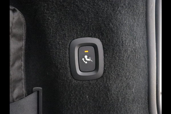Volvo V90 2.0 D4 Momentum | Trekhaak | Carplay | Camera | Stoelverwarming | Automaat | Adaptive cruise | Pilot assist | Leder | LED | Navigatie | Head-up display