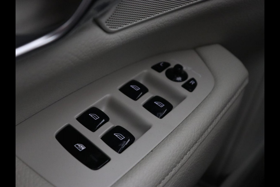 Volvo V90 2.0 D4 Momentum | Trekhaak | Carplay | Camera | Stoelverwarming | Automaat | Adaptive cruise | Pilot assist | Leder | LED | Navigatie | Head-up display