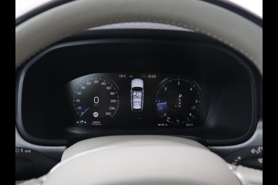 Volvo V90 2.0 D4 Momentum | Trekhaak | Carplay | Camera | Stoelverwarming | Automaat | Adaptive cruise | Pilot assist | Leder | LED | Navigatie | Head-up display