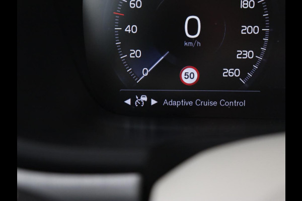 Volvo V90 2.0 D4 Momentum | Trekhaak | Carplay | Camera | Stoelverwarming | Automaat | Adaptive cruise | Pilot assist | Leder | LED | Navigatie | Head-up display