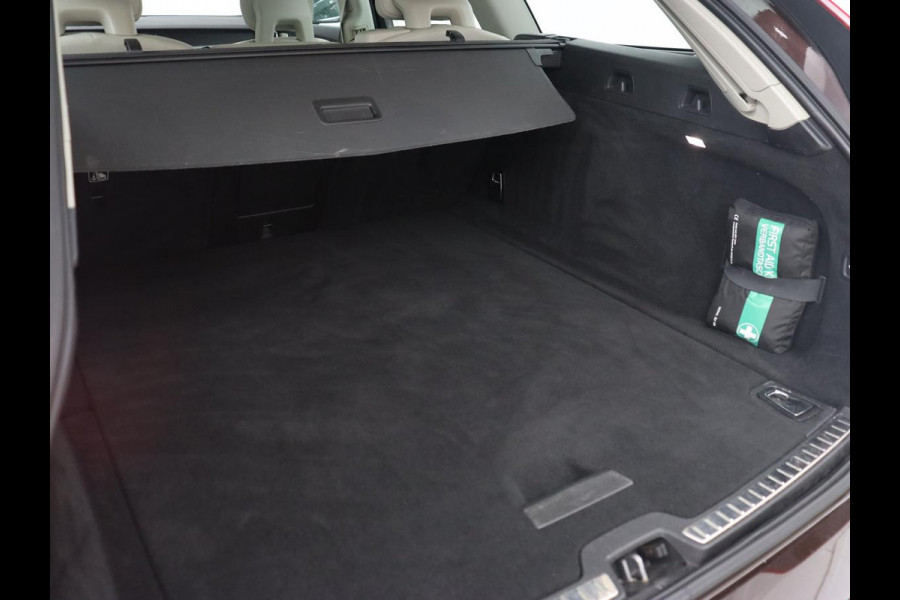 Volvo V90 2.0 D4 Momentum | Trekhaak | Carplay | Camera | Stoelverwarming | Automaat | Adaptive cruise | Pilot assist | Leder | LED | Navigatie | Head-up display
