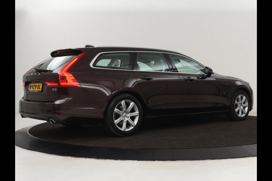 Volvo V90 2.0 D4 Momentum | Trekhaak | Carplay | Camera | Stoelverwarming | Automaat | Adaptive cruise | Pilot assist | Leder | LED | Navigatie | Head-up display