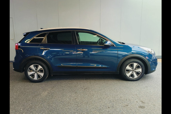 Kia Niro 1.6 GDi Hybrid DynamicLine Travel Connect Rijklaar + 12 maanden Bovag-garantie Henk Jongen Auto's in Helmond,  al 50 jaar service zoals 't hoort!