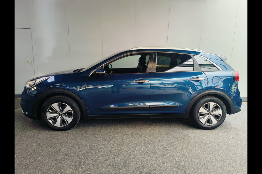 Kia Niro 1.6 GDi Hybrid DynamicLine Travel Connect Rijklaar + 12 maanden Bovag-garantie Henk Jongen Auto's in Helmond,  al 50 jaar service zoals 't hoort!