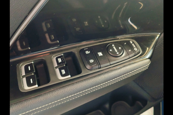 Kia Niro 1.6 GDi Hybrid DynamicLine Travel Connect Rijklaar + 12 maanden Bovag-garantie Henk Jongen Auto's in Helmond,  al 50 jaar service zoals 't hoort!