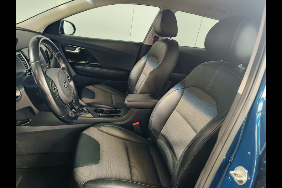 Kia Niro 1.6 GDi Hybrid DynamicLine Travel Connect Rijklaar + 12 maanden Bovag-garantie Henk Jongen Auto's in Helmond,  al 50 jaar service zoals 't hoort!