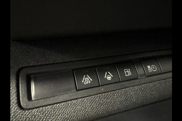 Peugeot 3008 1.6 HYbrid 225 GT/pano/navi/Focal audio/camera/cruise/masage/