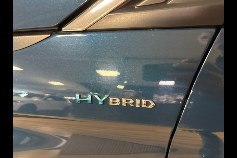 Peugeot 3008 1.6 HYbrid 225 GT/pano/navi/Focal audio/camera/cruise/masage/