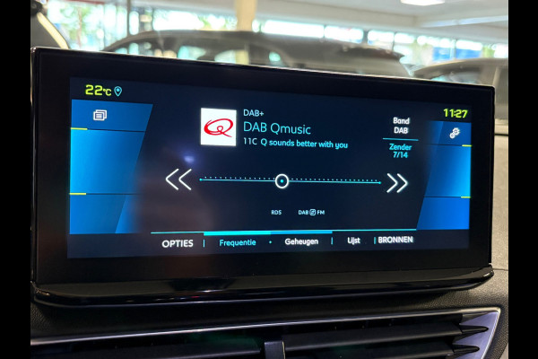 Peugeot 3008 1.6 HYbrid 225 GT/pano/navi/Focal audio/camera/cruise/masage/