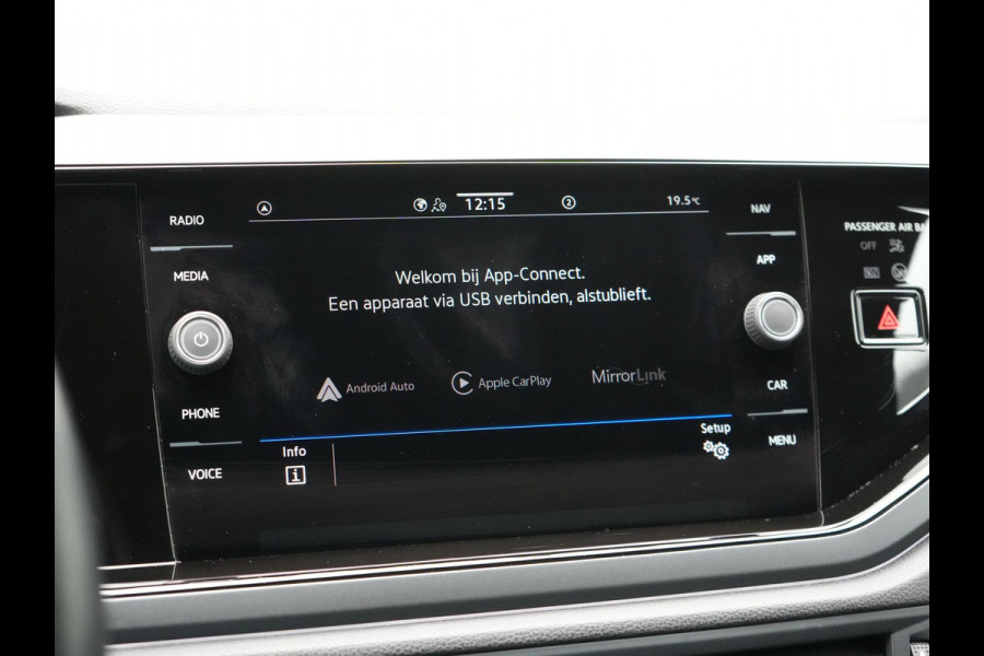 Volkswagen Taigo TSI 2 x R-Line 110pk DSG Dealer O.H | IQ Light | Adaptive Cruise | Camera | Alcantara Sportstoelen Verwarmd | Keyless | Virtual | Apple Carplay | DAB | 17"L.M |