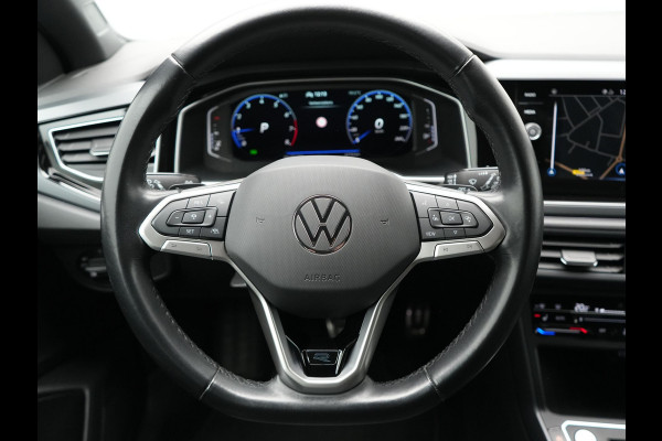 Volkswagen Taigo TSI 2 x R-Line 110pk DSG Dealer O.H | IQ Light | Adaptive Cruise | Camera | Alcantara Sportstoelen Verwarmd | Keyless | Virtual | Apple Carplay | DAB | 17"L.M |
