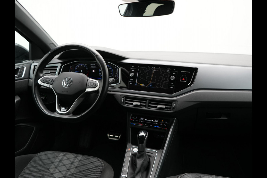 Volkswagen Taigo TSI 2 x R-Line 110pk DSG Dealer O.H | IQ Light | Adaptive Cruise | Camera | Alcantara Sportstoelen Verwarmd | Keyless | Virtual | Apple Carplay | DAB | 17"L.M |