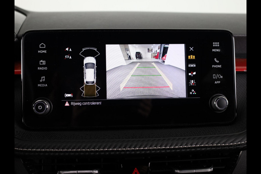 Škoda Fabia 1.0 TSI Monte Carlo 95 pk | Verlengde garantie |  Navigatie via App | Parkeersensoren | Achteruitrijcamera | Autom. airco | Stoelverwarming |