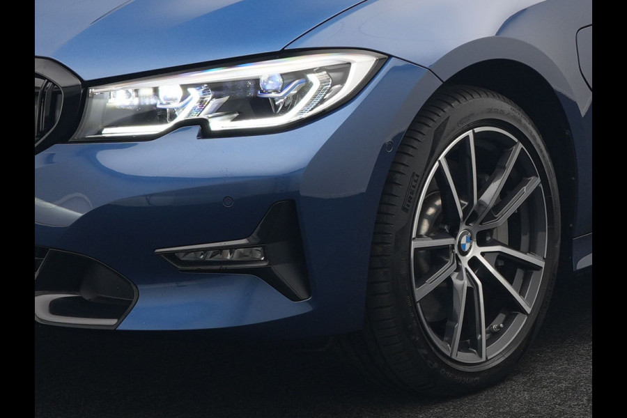 BMW 3 Serie Touring 330e Sportline Plug In Hybrid 293pk Dealer O.H PHEV | Adaptive Cruise | 360 Camera | Head Up | Laser LED | Keyless | Sportstoelen Verwarmd | M Sportstuur | 18"L.M | Apple Carplay |