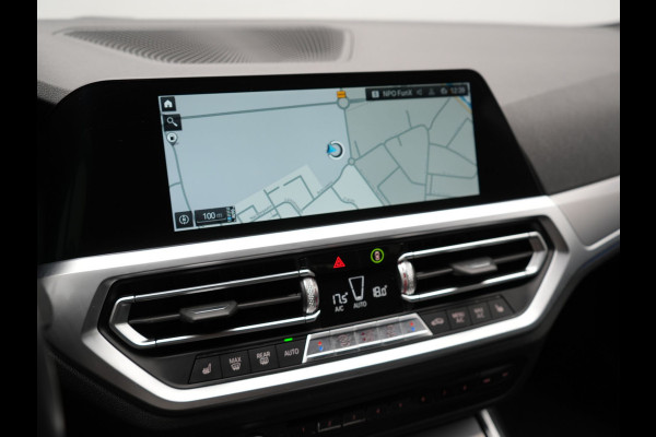BMW 3 Serie Touring 330e Sportline Plug In Hybrid 293pk Dealer O.H PHEV | Adaptive Cruise | 360 Camera | Head Up | Laser LED | Keyless | Sportstoelen Verwarmd | M Sportstuur | 18"L.M | Apple Carplay |