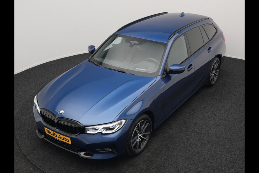 BMW 3 Serie Touring 330e Sportline Plug In Hybrid 293pk Dealer O.H PHEV | Adaptive Cruise | 360 Camera | Head Up | Laser LED | Keyless | Sportstoelen Verwarmd | M Sportstuur | 18"L.M | Apple Carplay |