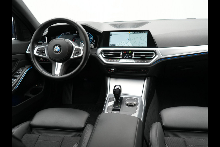 BMW 3 Serie Touring 330e Sportline Plug In Hybrid 293pk Dealer O.H PHEV | Adaptive Cruise | 360 Camera | Head Up | Laser LED | Keyless | Sportstoelen Verwarmd | M Sportstuur | 18"L.M | Apple Carplay |