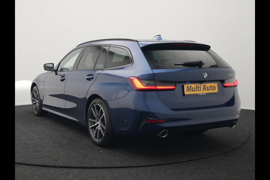BMW 3 Serie Touring 330e Sportline Plug In Hybrid 293pk Dealer O.H PHEV | Adaptive Cruise | 360 Camera | Head Up | Laser LED | Keyless | Sportstoelen Verwarmd | M Sportstuur | 18"L.M | Apple Carplay |