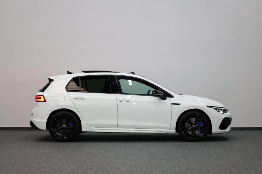 Volkswagen Golf 2.0 TSI R 4Motion 320+PK AKRAPOVIC/IQ+LED/VIRTUAL/PANO/LEER+S.VERKOELING+MEMORY/19"/CAM/LINE/ACC/12 MND GARANTIE!