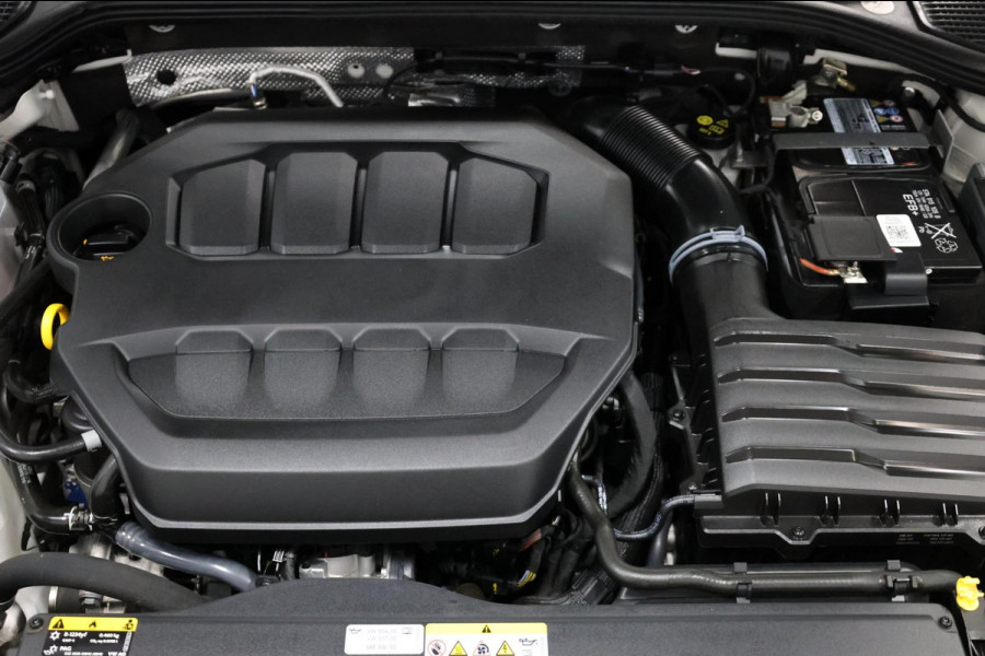 Volkswagen Golf 2.0 TSI R 4Motion 320+PK AKRAPOVIC/IQ+LED/VIRTUAL/PANO/LEER+S.VERKOELING+MEMORY/19"/CAM/LINE/ACC/12 MND GARANTIE!