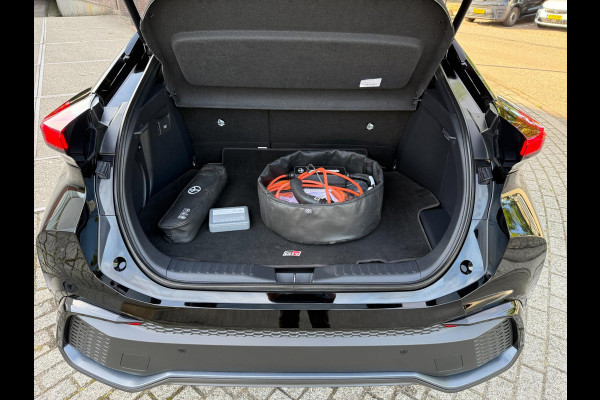 Toyota C-HR 2.0 Plug-in Hybrid 220 Première Edition SPORT 2024 PANO LUXE