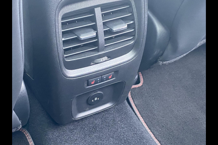 Ford Kuga 2.5 PHEV ST-Line X 243pk | Driver Assistance Pack | Winterpack | Wegklapbare Trekhaak | Matrix Led | 19 inch Licht metalen Velgen | AGR Stoelen