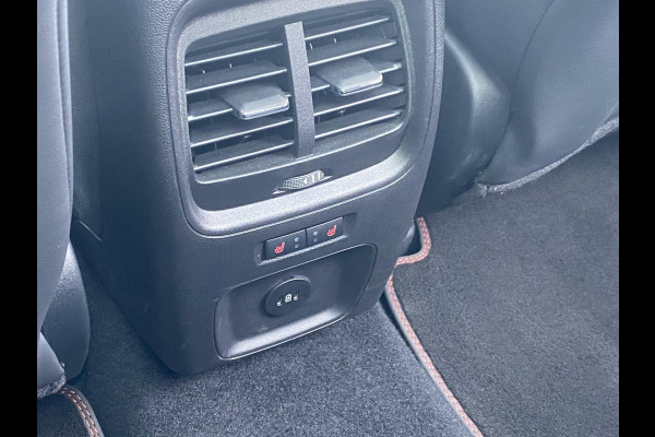 Ford Kuga 2.5 PHEV ST-Line X 243pk | Driver Assistance Pack | Winterpack | Wegklapbare Trekhaak | Matrix Led | 19 inch Licht metalen Velgen | AGR Stoelen