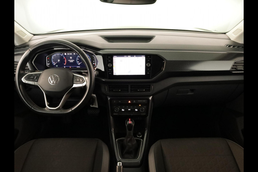 Volkswagen T-Cross 1.0 TSI Style Business R 110 pk Automaat (DSG) | Navigatie | Parkeersensoren | Achteruitrijcamera | Adaptieve cruise control | Voll. digitaal instrumentenpaneel |