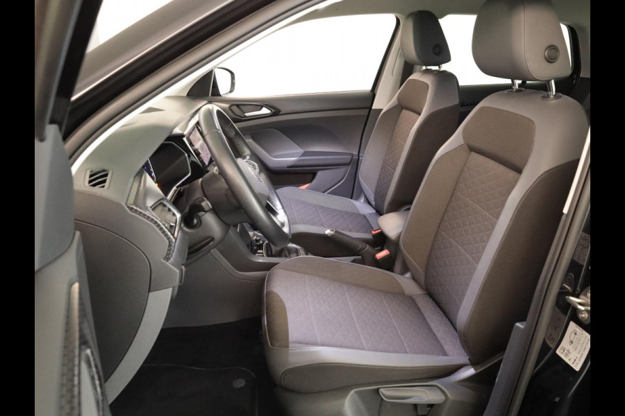Volkswagen T-Cross 1.0 TSI Style Business R 110 pk Automaat (DSG) | Navigatie | Parkeersensoren | Achteruitrijcamera | Adaptieve cruise control | Voll. digitaal instrumentenpaneel |