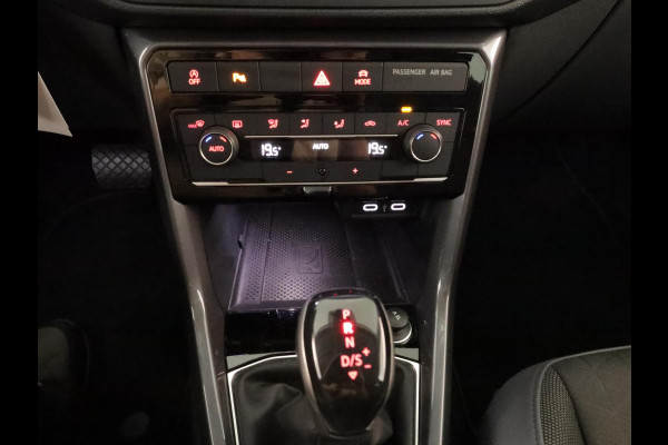 Volkswagen T-Cross 1.0 TSI Style Business R 110 pk Automaat (DSG) | Navigatie | Parkeersensoren | Achteruitrijcamera | Adaptieve cruise control | Voll. digitaal instrumentenpaneel |