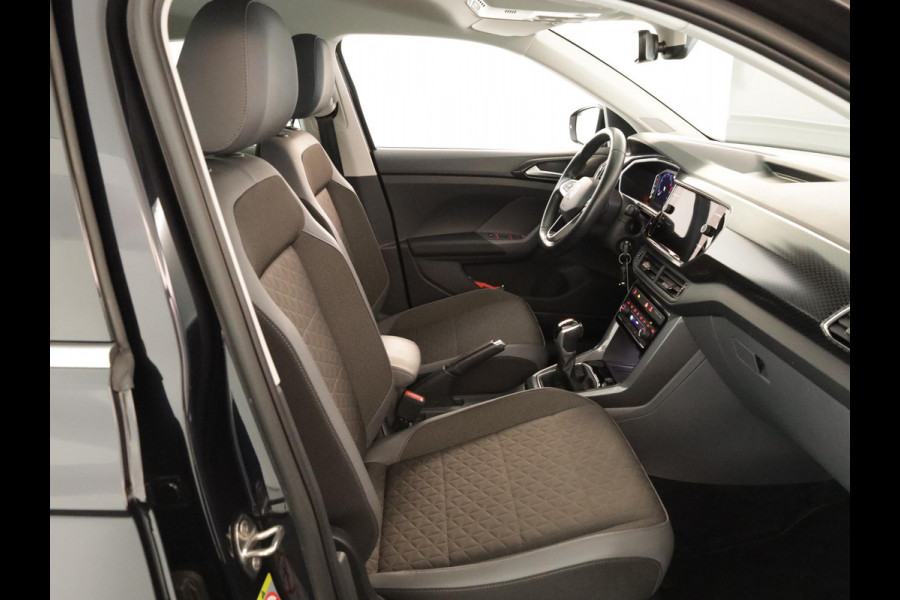 Volkswagen T-Cross 1.0 TSI Style Business R 110 pk Automaat (DSG) | Navigatie | Parkeersensoren | Achteruitrijcamera | Adaptieve cruise control | Voll. digitaal instrumentenpaneel |
