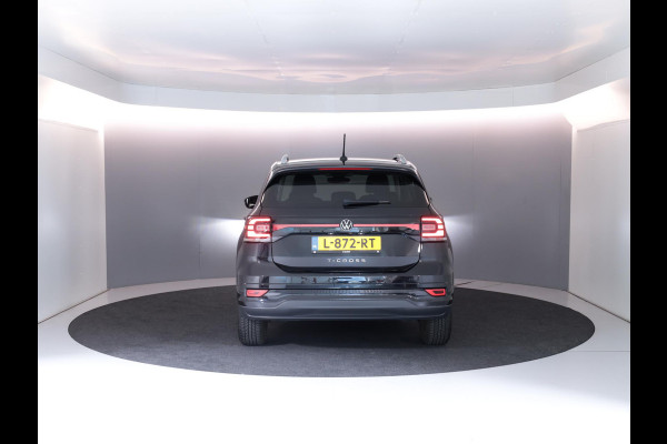 Volkswagen T-Cross 1.0 TSI Style Business R 110 pk Automaat (DSG) | Navigatie | Parkeersensoren | Achteruitrijcamera | Adaptieve cruise control | Voll. digitaal instrumentenpaneel |