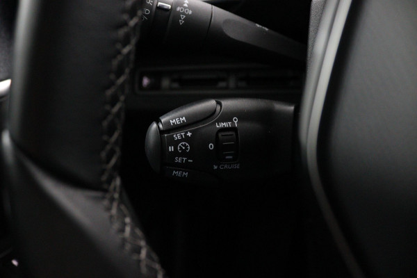 Peugeot 3008 1.2 PureTech Allure*NAVI*ECC*CRUISE*CARPLAY*
