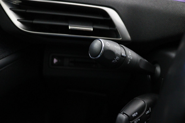 Peugeot 3008 1.2 PureTech Allure*NAVI*ECC*CRUISE*CARPLAY*