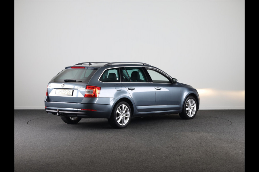 Škoda Octavia Combi 1.0 TSI Greentech Business Edition 115 pk | Navigatie | Trekhaak | Parkeersensoren achter | Apple Carplay/Android Auto | Autom. airco | Stoelverwarming |