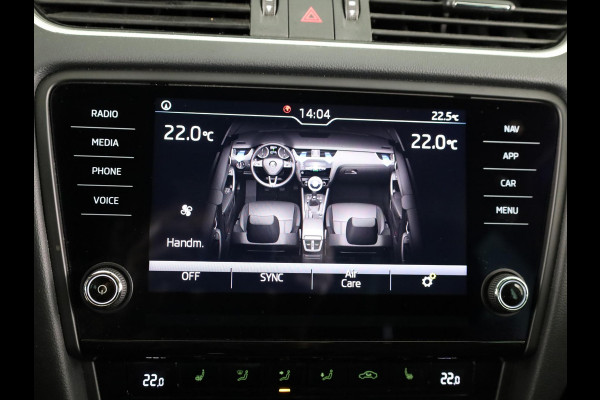 Škoda Octavia Combi 1.0 TSI Greentech Business Edition 115 pk | Navigatie | Trekhaak | Parkeersensoren achter | Apple Carplay/Android Auto | Autom. airco | Stoelverwarming |