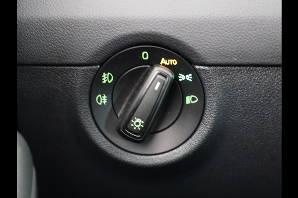 Škoda Octavia Combi 1.0 TSI Greentech Business Edition 115 pk | Navigatie | Trekhaak | Parkeersensoren achter | Apple Carplay/Android Auto | Autom. airco | Stoelverwarming |