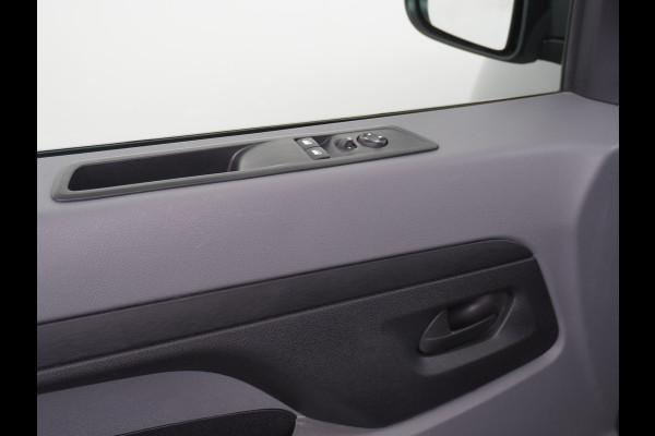 Peugeot Expert 1.5HDI 101PK Airco Cruise Control Trekhaak Regensensor Premium Schuifdeur Betonplex Vloer Wandbetimmering Euro 6