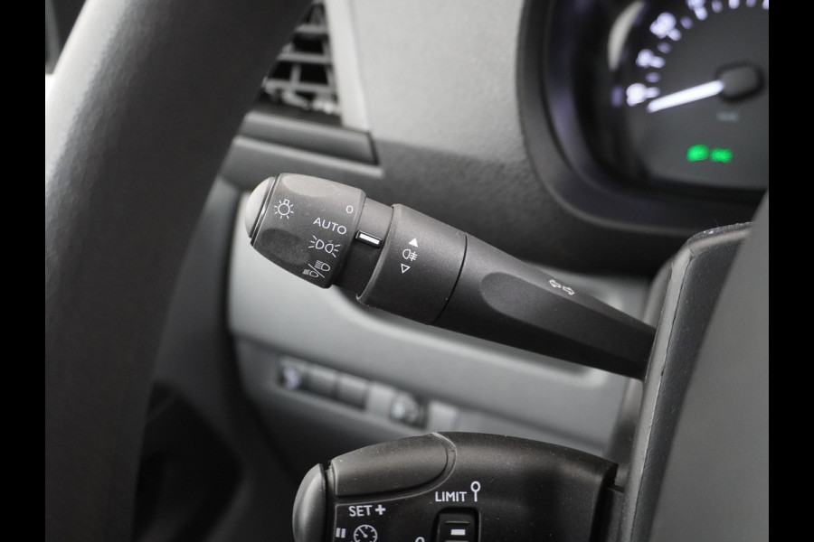 Peugeot Expert 1.5HDI 101PK Airco Cruise Control Trekhaak Regensensor Premium Schuifdeur Betonplex Vloer Wandbetimmering Euro 6