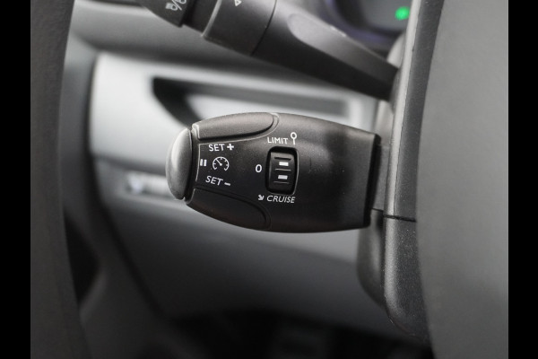 Peugeot Expert 1.5HDI 101PK Airco Cruise Control Trekhaak Regensensor Premium Schuifdeur Betonplex Vloer Wandbetimmering Euro 6