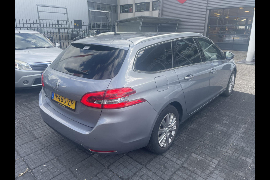 Peugeot 308 SW 1.2 PureTech Blue Lease Premium . Parkeersensoren . Panoramadak . Camera