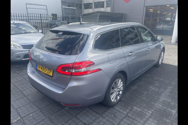 Peugeot 308 SW 1.2 PureTech Blue Lease Premium . Parkeersensoren . Panoramadak . Camera