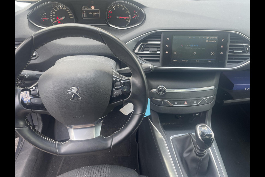Peugeot 308 SW 1.2 PureTech Blue Lease Premium . Parkeersensoren . Panoramadak . Camera