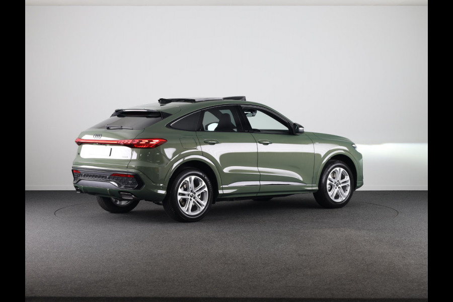 Audi Q5 Sportback 2.0 TFSI e-hybrid quattro S edition | Tech plus | Glazen panoramadak | Zwart pakket | Elektrische stoelen |