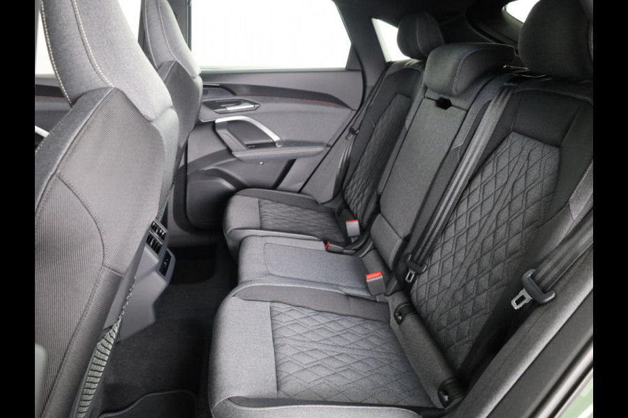 Audi Q5 Sportback 2.0 TFSI e-hybrid quattro S edition | Tech plus | Glazen panoramadak | Zwart pakket | Elektrische stoelen |