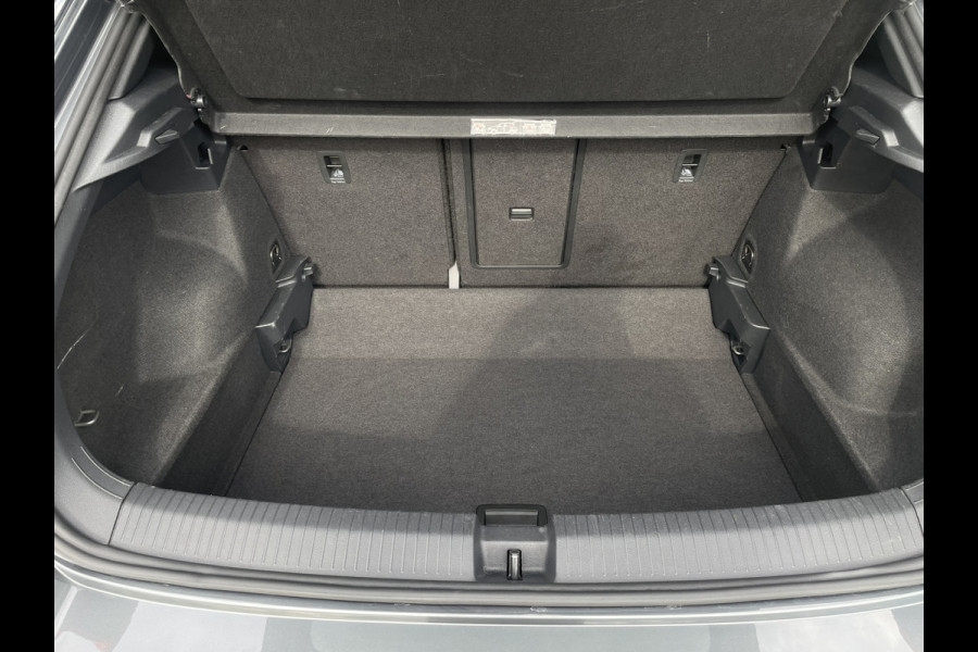 Volkswagen T-Roc 1.5 TSI Sport LED | Trekhaak | Carplay | Camera | Virtual Cockpit | PDC