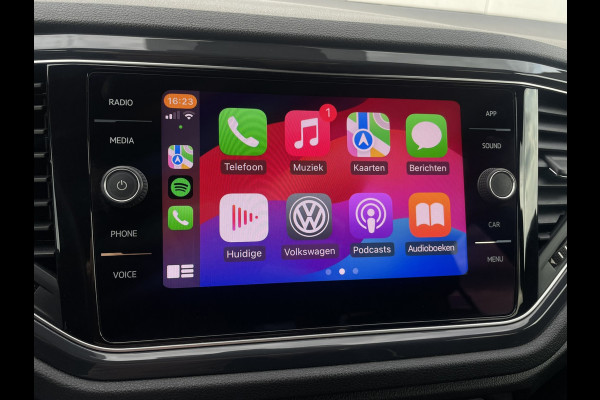 Volkswagen T-Roc 1.5 TSI Sport LED | Trekhaak | Carplay | Camera | Virtual Cockpit | PDC