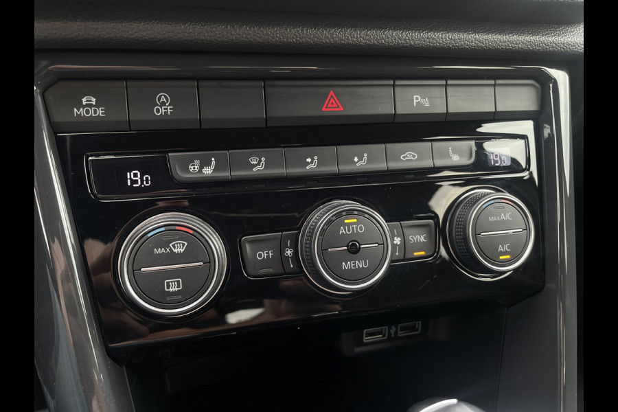 Volkswagen T-Roc 1.5 TSI Sport LED | Trekhaak | Carplay | Camera | Virtual Cockpit | PDC