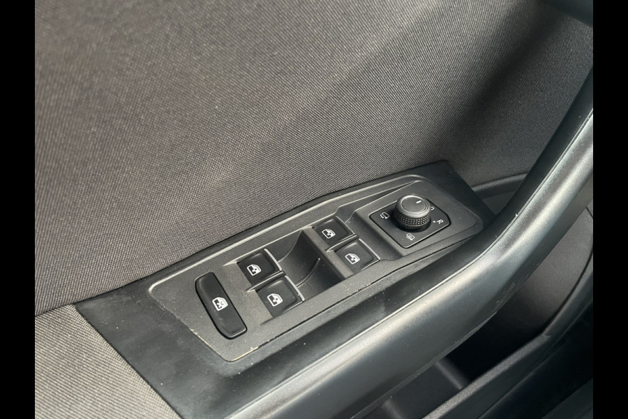 Volkswagen T-Roc 1.5 TSI Sport LED | Trekhaak | Carplay | Camera | Virtual Cockpit | PDC